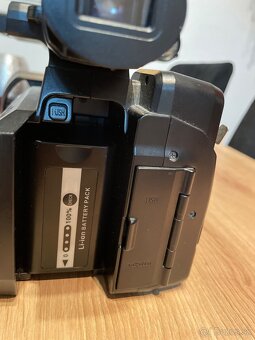 PANASONIC AG AC30 - 8