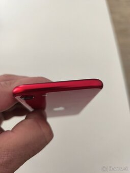 iPhone SE 2020 - 8