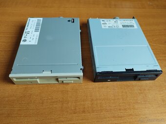 {23}  Počítačové komponenty k starým pc - 8