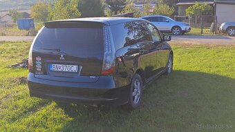 Mitsubishi Grandis - 8