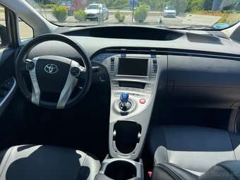 Na predaj Toyota Prius 2013 - 8