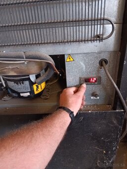 Predajný automat - 8