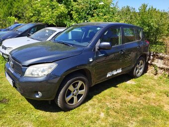 Toyota RAV4 - 8