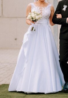 Saténové svadobné šaty zo salónu - 8