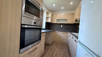 Priestranný byt v TEHLOVEJ bytovke, Beluša - 8