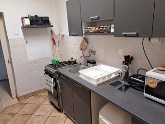 Na predaj dva rodinné domy vo Vrábloch - 8