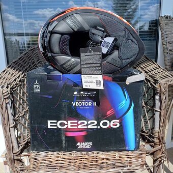 Silniční integrální přilba Ls2 Vector II - 8