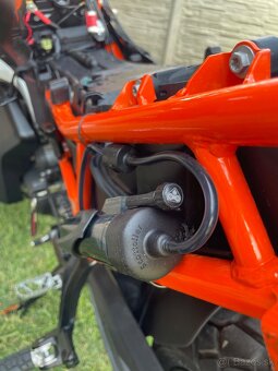 Ktm adventure 890R - 8