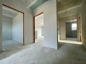 PREDAJ  4- izbová novostavba rodinného domu v obci Opoj - 8