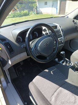 Kia ceed 1.6 crdi - 8