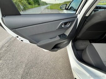 PREDAM TOYOTU AURIS 1,6 97kw 2017 - 8