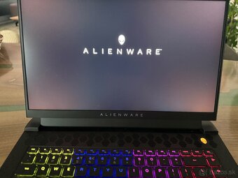 Alienware m15 Ryzen Edition R5 - 8