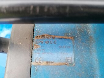 Motorová a elektrická píla - 8