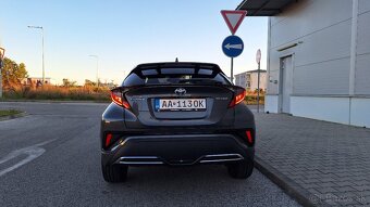 Toyota C-HR 2,0 Hybrid Dynamic Force 184 k e-CVT STYLE - 8