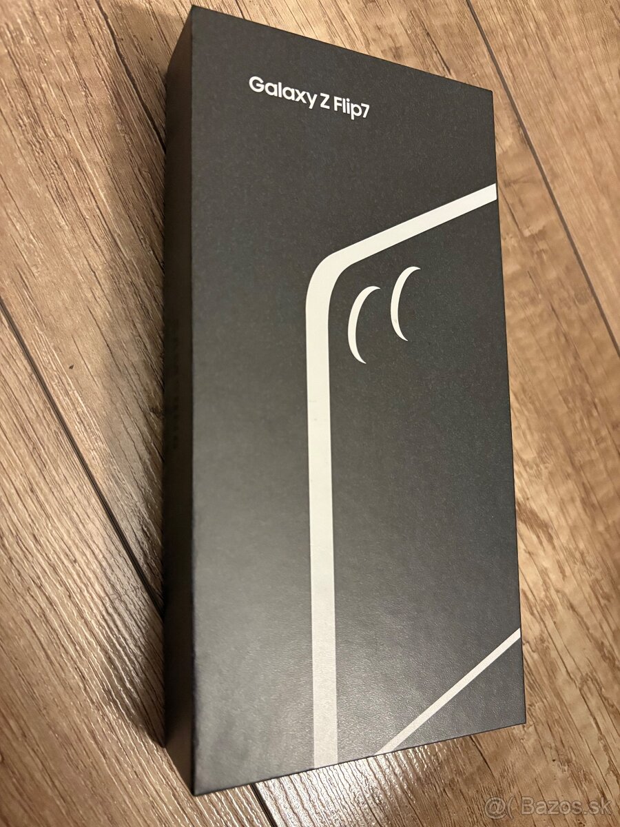 iPhone 16 128gb + Samsung Z Flip 7 512gb - 9