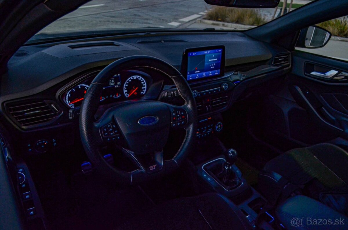 Ford Focus ST 2.3 EcoBoost 206 kW, 6M, SR - 9