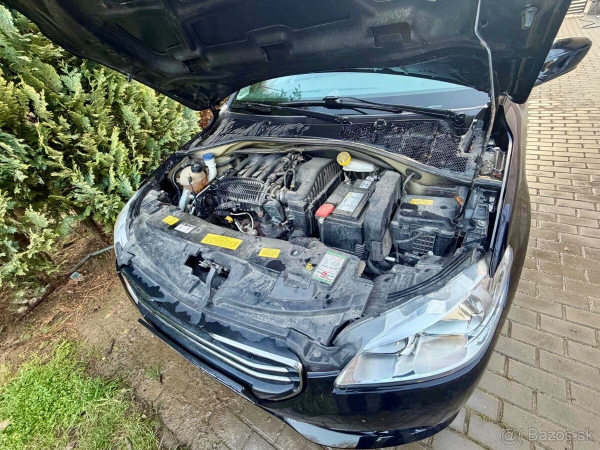 Predám PEGUEOT 301 1.2 - 9