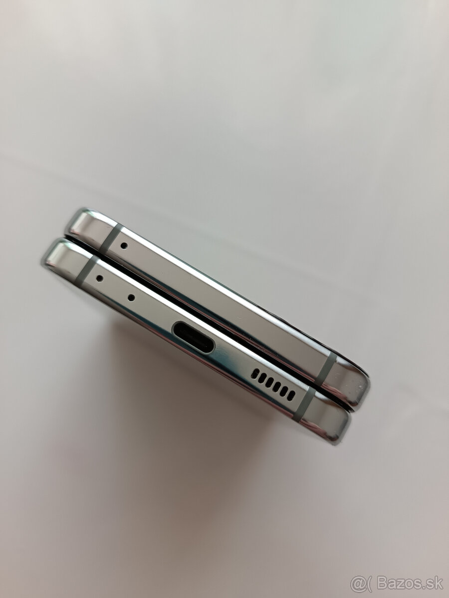 Samsung Galaxy Z Flip5 - 9
