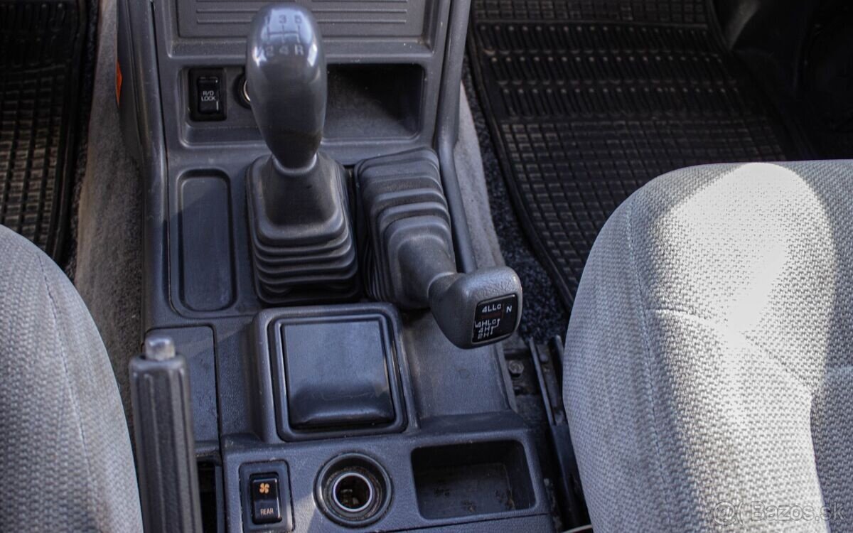 Mitsubishi Pajero Camper - 9