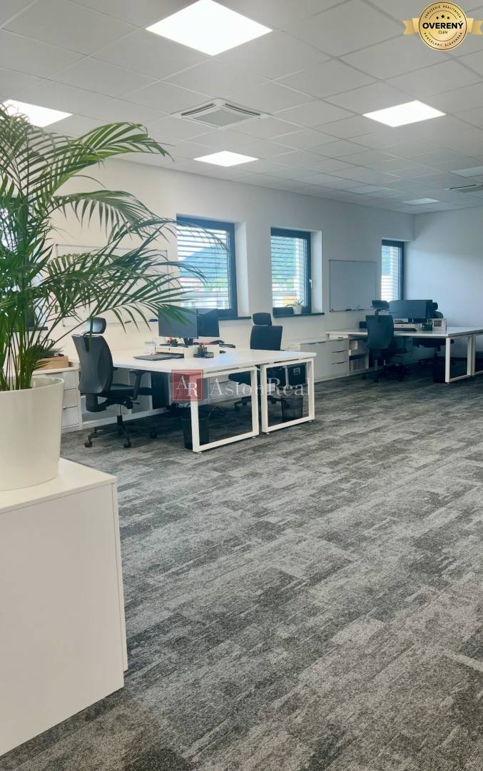 PRENÁJOM: Administratívne, kancelárske priestory - J. Janček - 9