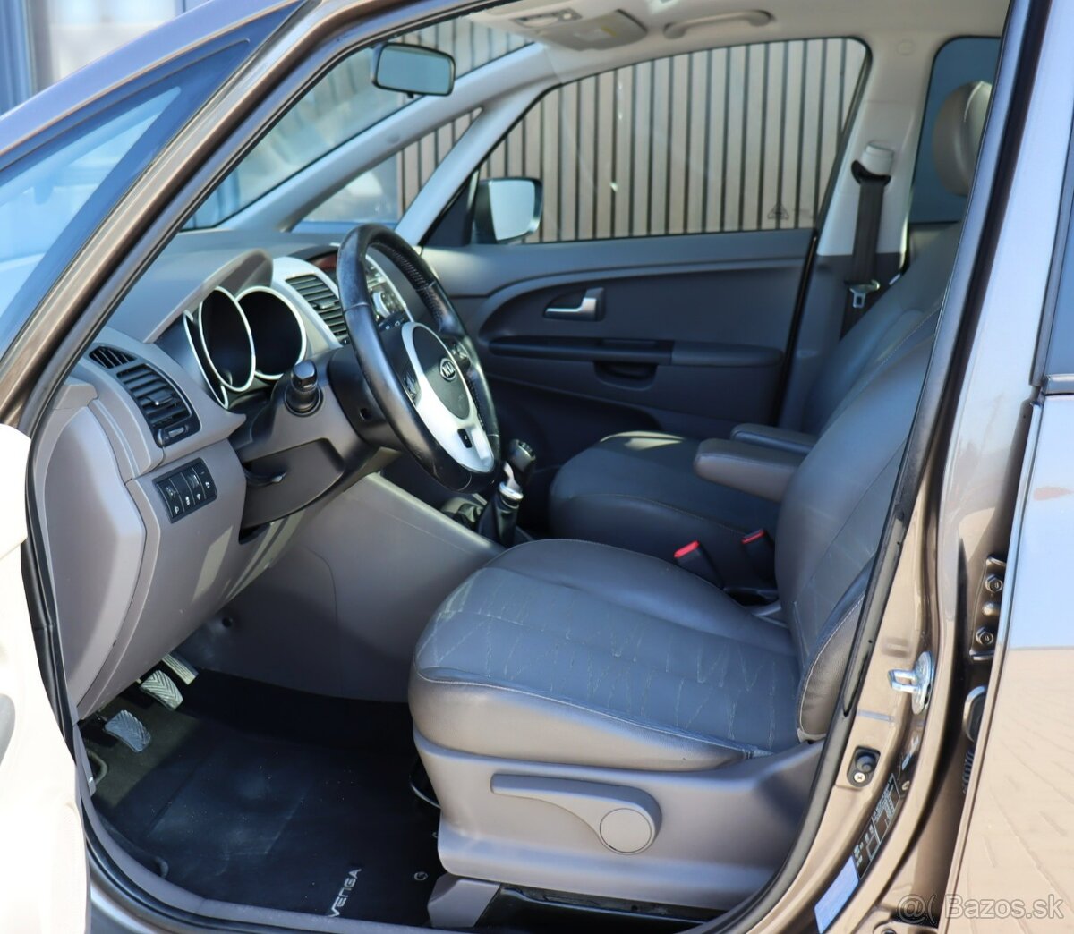 Kia Venga 1.6 CVVT TX - 9