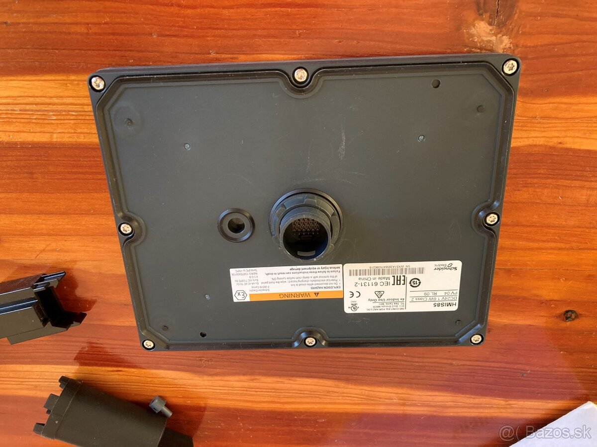 Predám HMI panel Schneider Magelis HMISTU855 - 9