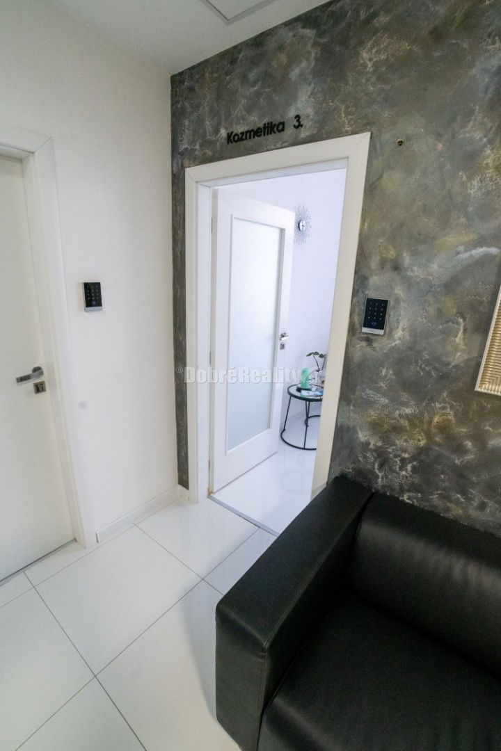 Krásne priestory na podnikanie do prenájmu v centre Rimavske - 9