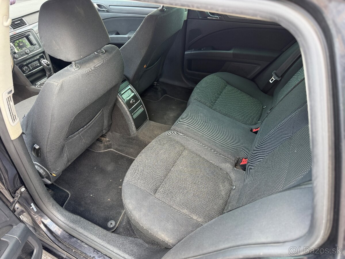 Škoda Superb Combi 1.6 TDI 77kW 2011 - 9
