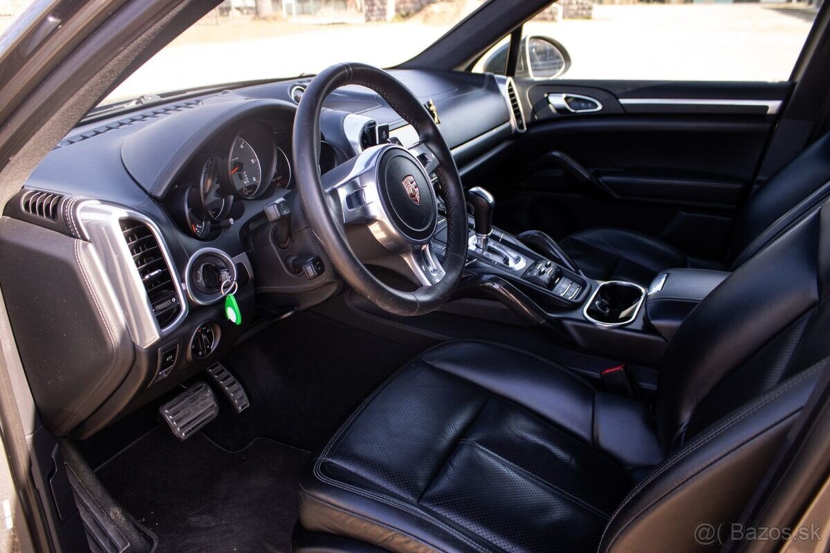 Porsche Cayenne S 4,2 V8 281 kW - 9