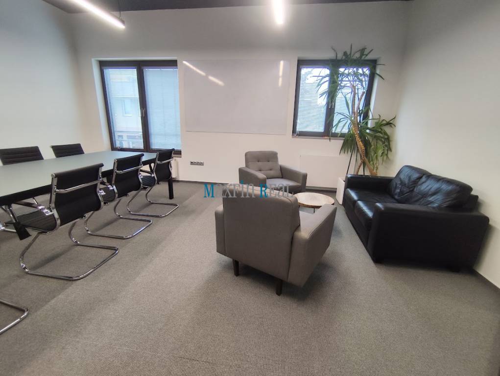 Polyfunkčný priestor s parkovaním v Nitre - 9