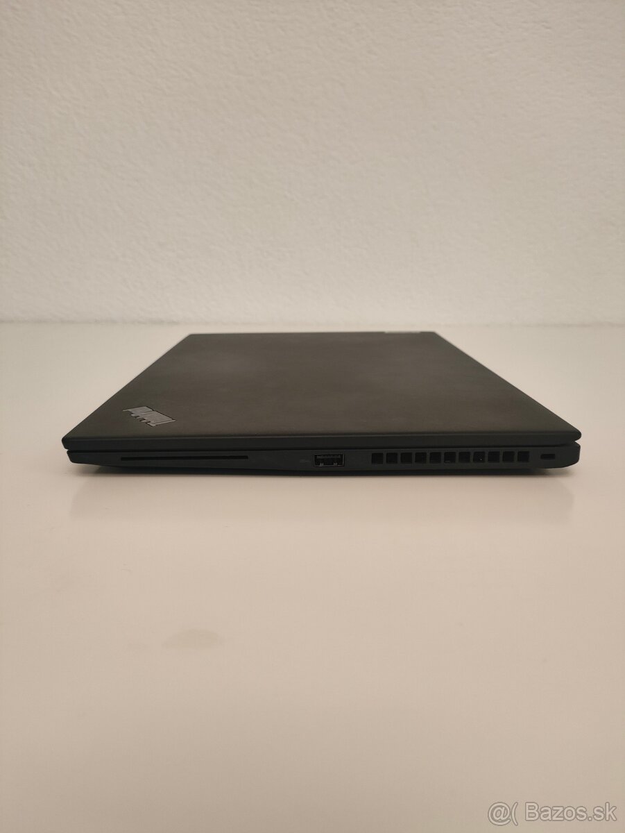 ThinkPad T14s Gen 3 | i5 • 8GB • 256GB SSD - 9