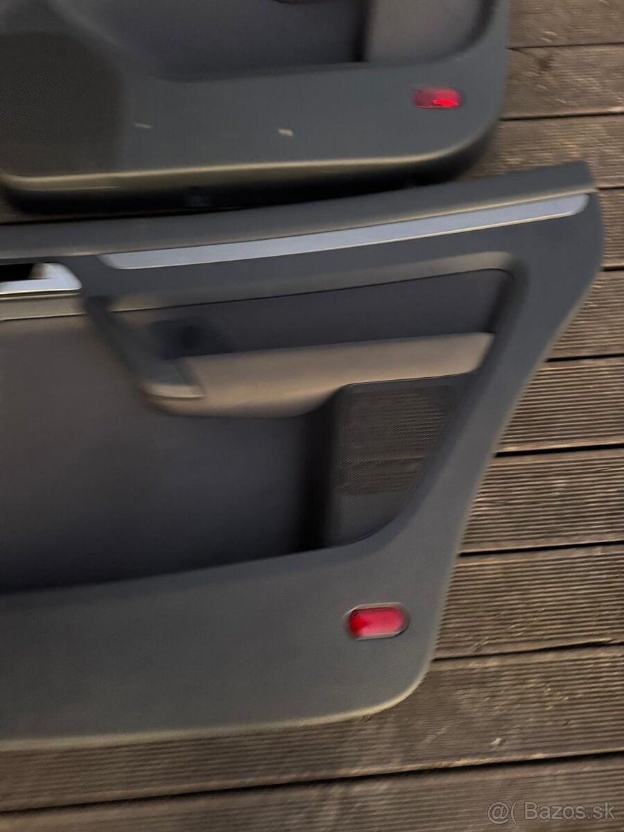 Tapacíre na VW Touran II - 9