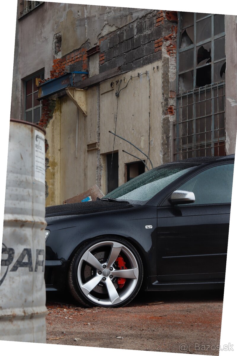 Audi RS4 avant b7 - 9