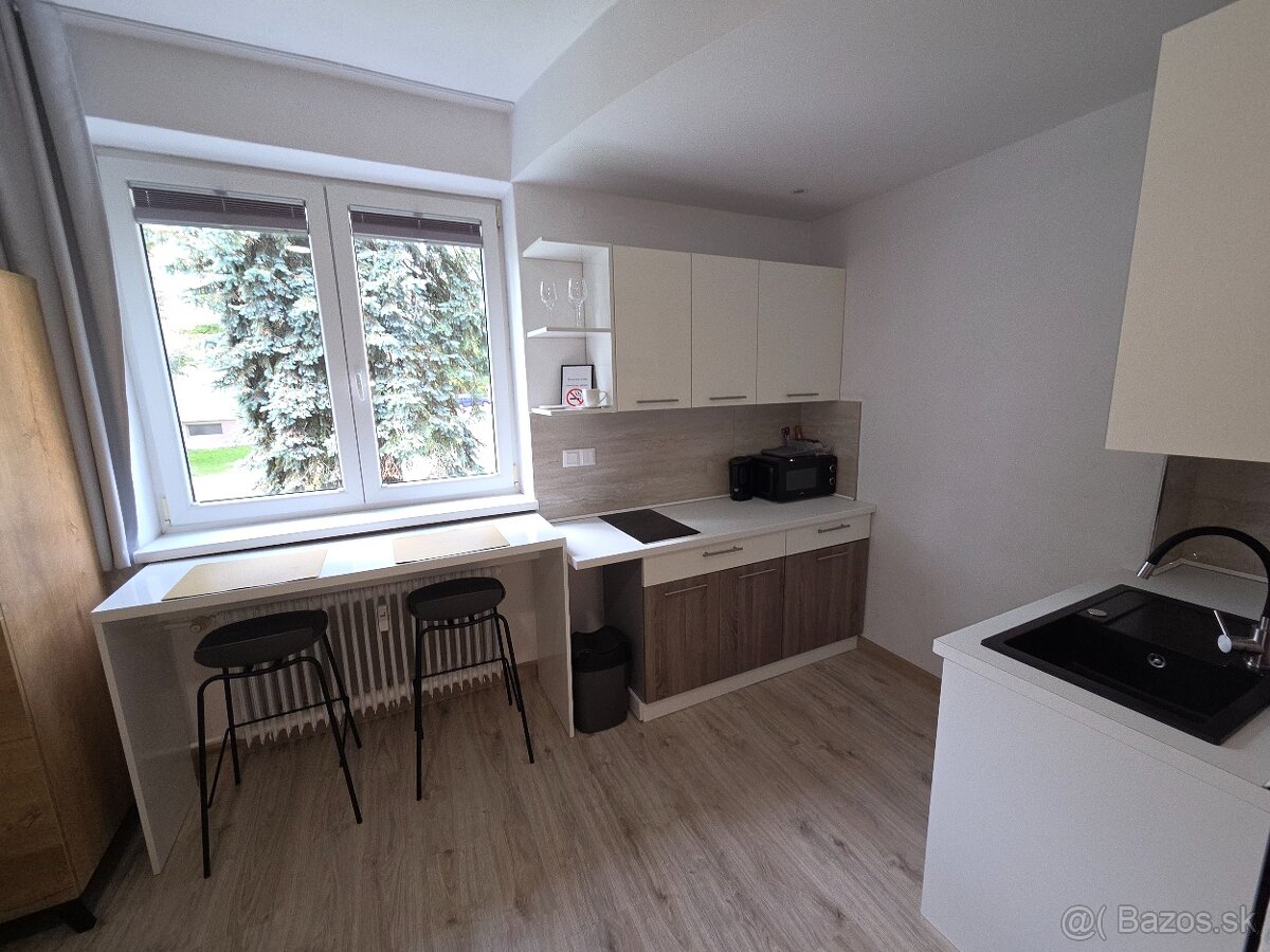 Ubytovanie v centre BB -od 3 hod.- - 9