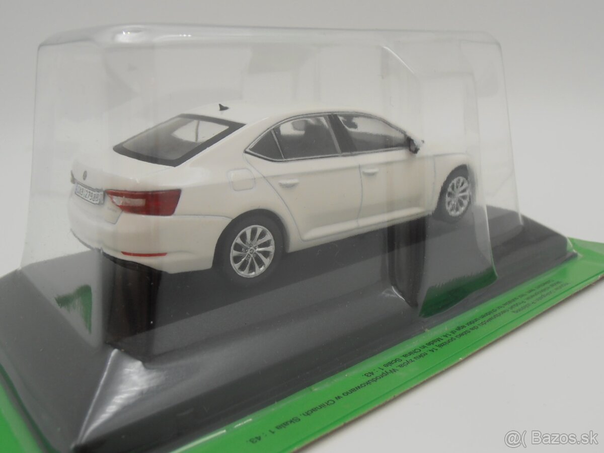 Škoda Superb "Kaleidoskop" 1/43 - 9