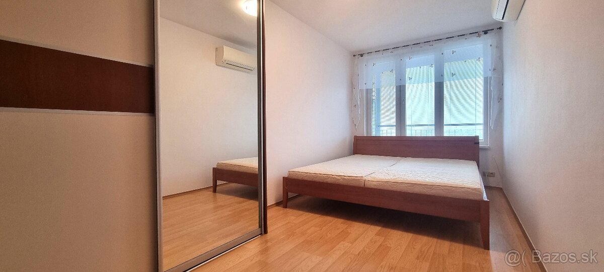 PEKNÝ KLIMATIZOVANÝ 2i. BYT 55 m2 S PARKOVANÍM V BRATISLAVE. - 9