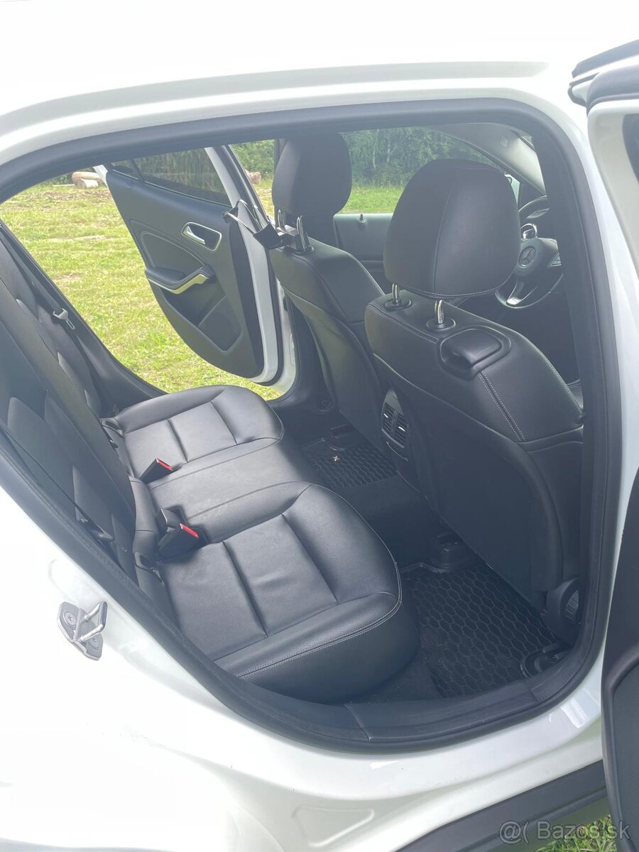 Mercedes GLA 180 AKCIA - 9