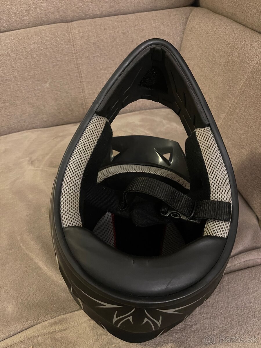 Zjazdová (downhill) prilba Longus - 9