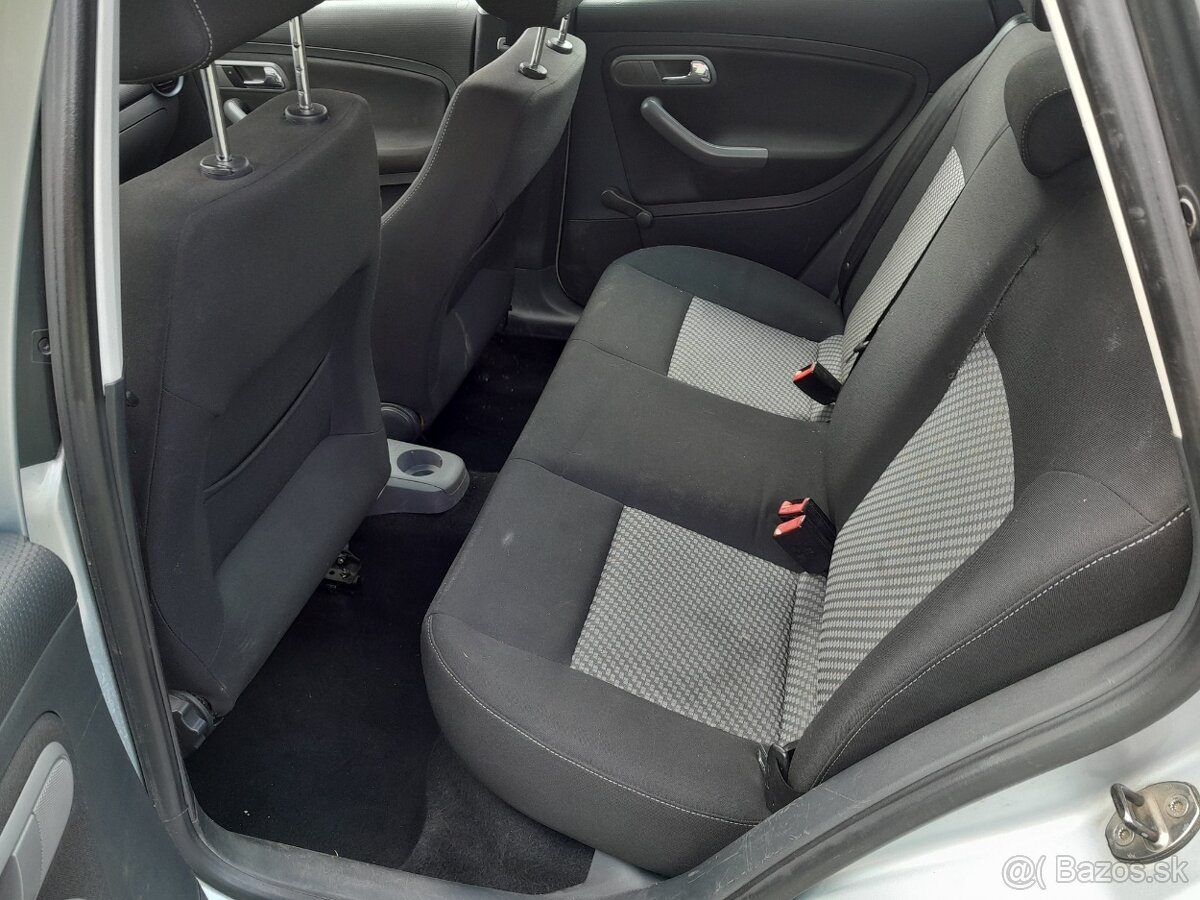 SEAT CORDOBA Sedan 1,4 benzin 63kW - 9