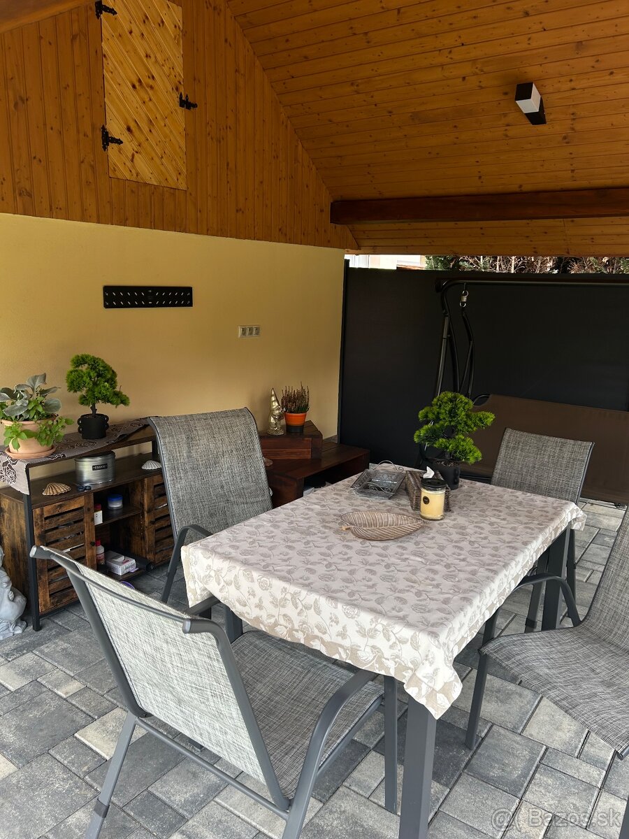 POKOJNÉ BÝVANIE V RODINNOM DOME V ŽIARI NAD HRONOM - 9