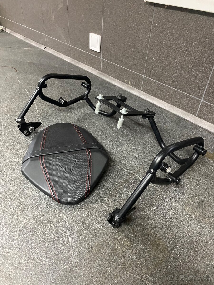 Triumph Speed Triple 1050 RS - 9