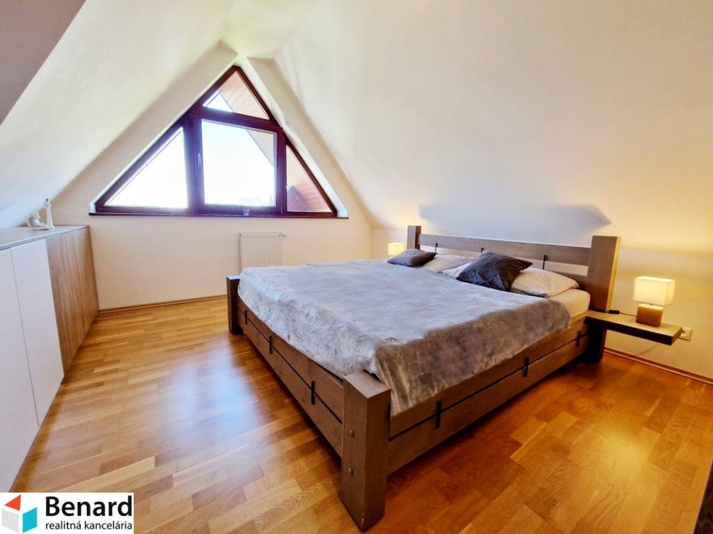 2 IZBOVÝ BYT, VEĽKÁ LOMNICA,VYSOKÉ TATRY,GARAŽOVÉ STÁTIE - 9