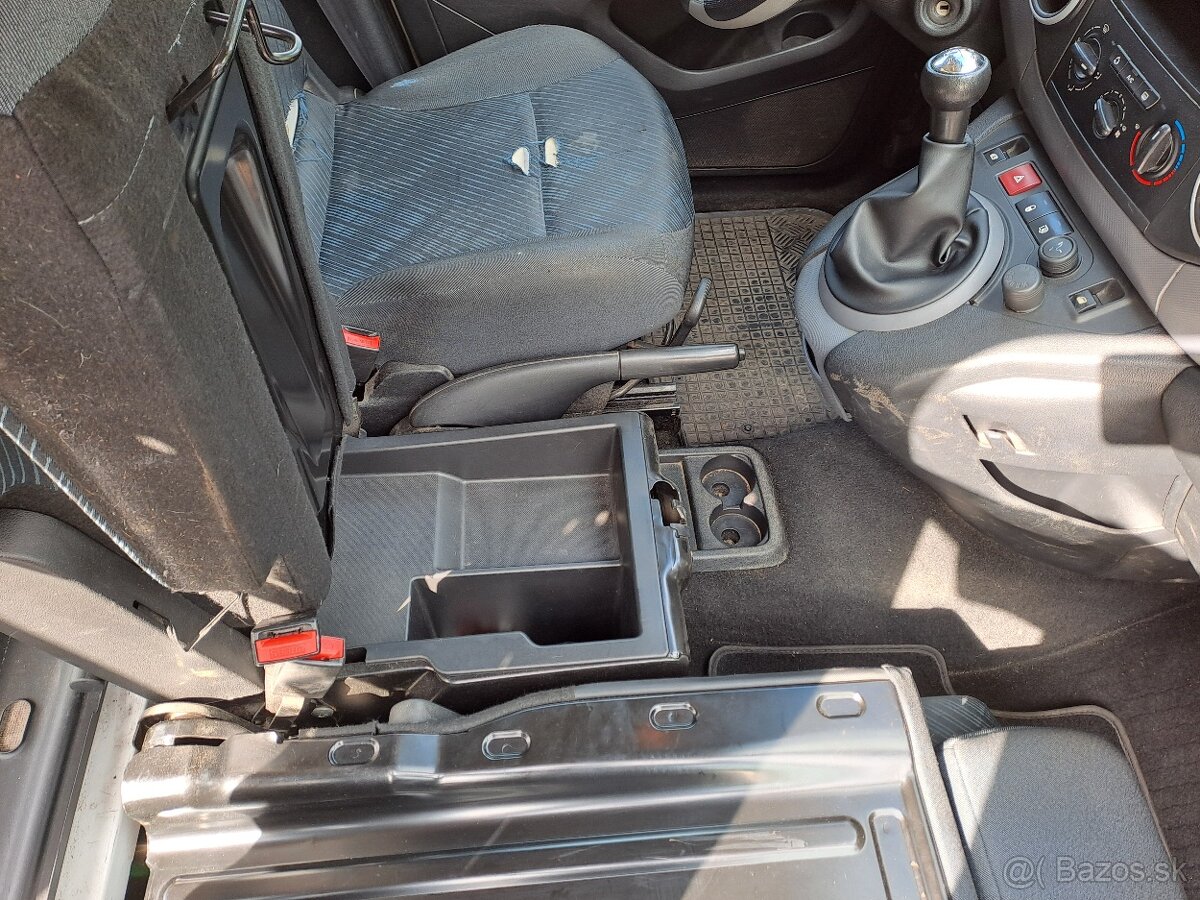 Partner 1.6 HDI - 55Kw - Klíma - 3-miestne - 2010 - 9
