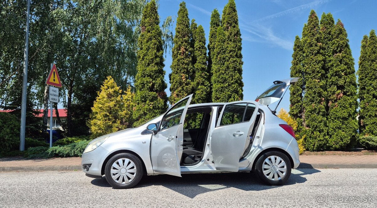 Opel Corsa 1.4 benzín automat rv.10/2009 - 9