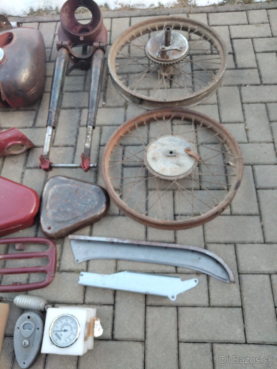 Jawa Perák 250, TP - 9