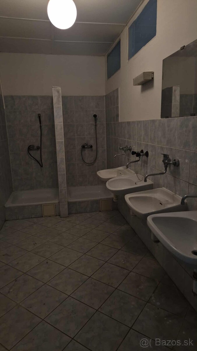 Výrobná a skladová hala - 9