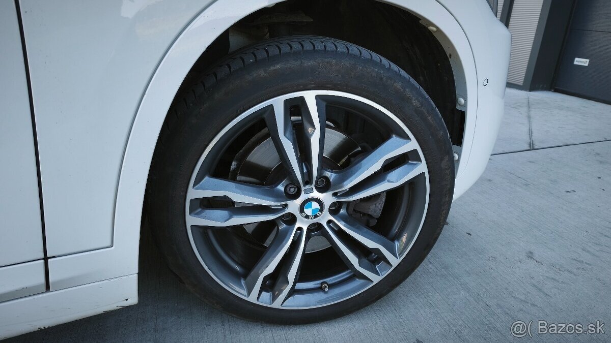 BMW X1 xDrive20d - 9