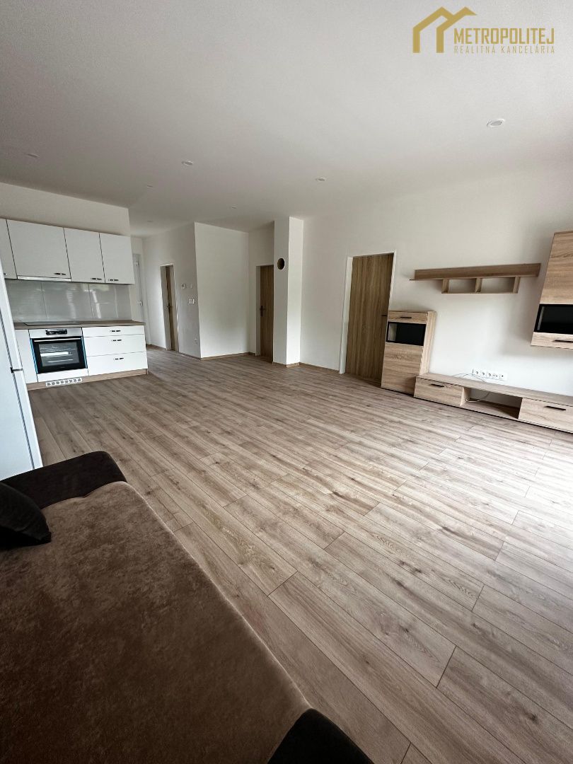 Prenájom novostavby rodinného domu v Rybanoch - 9