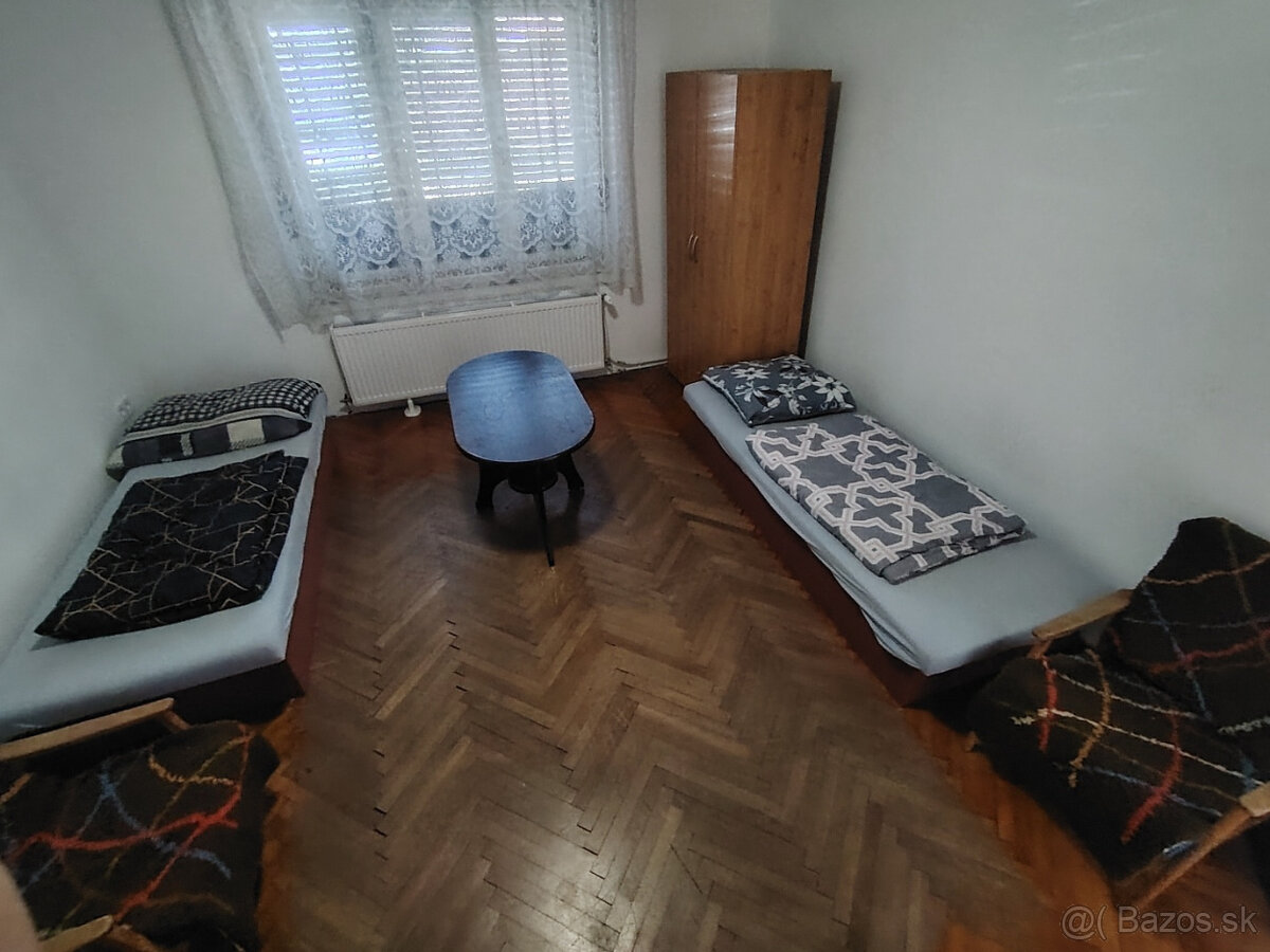 Prenájom 4 izbový dom v centre mesta Šurany - 9