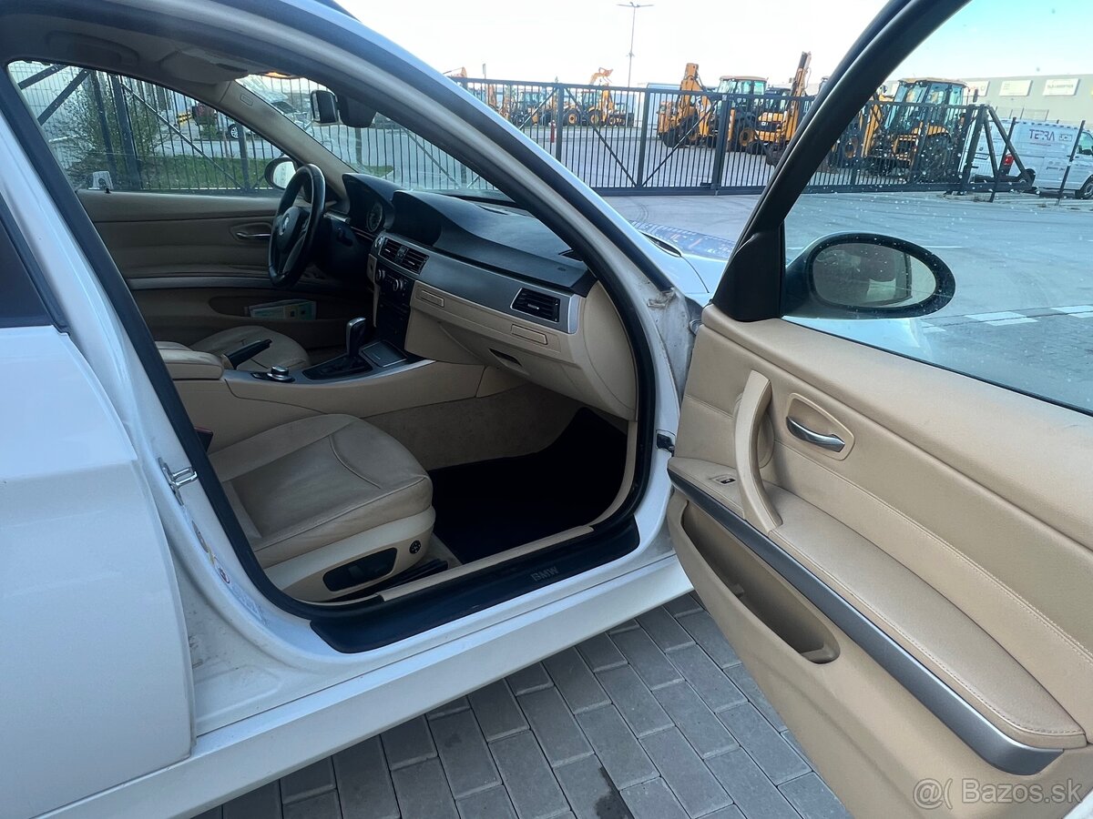 BMW e91 320i 125kw automat 6stn - 9